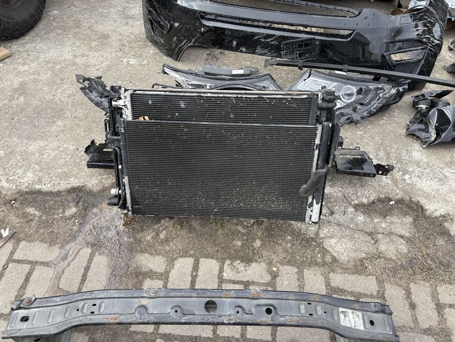 Land rover discovery sport V 2,0d przedni pas chlodnice