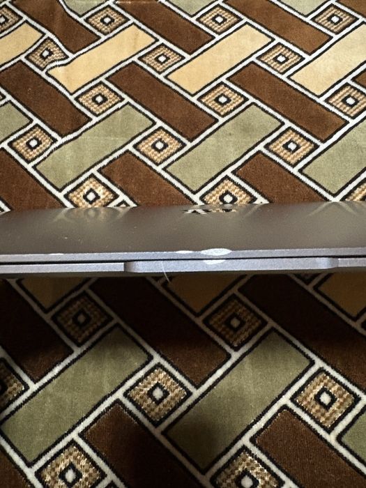 Продам MacBook Air M1