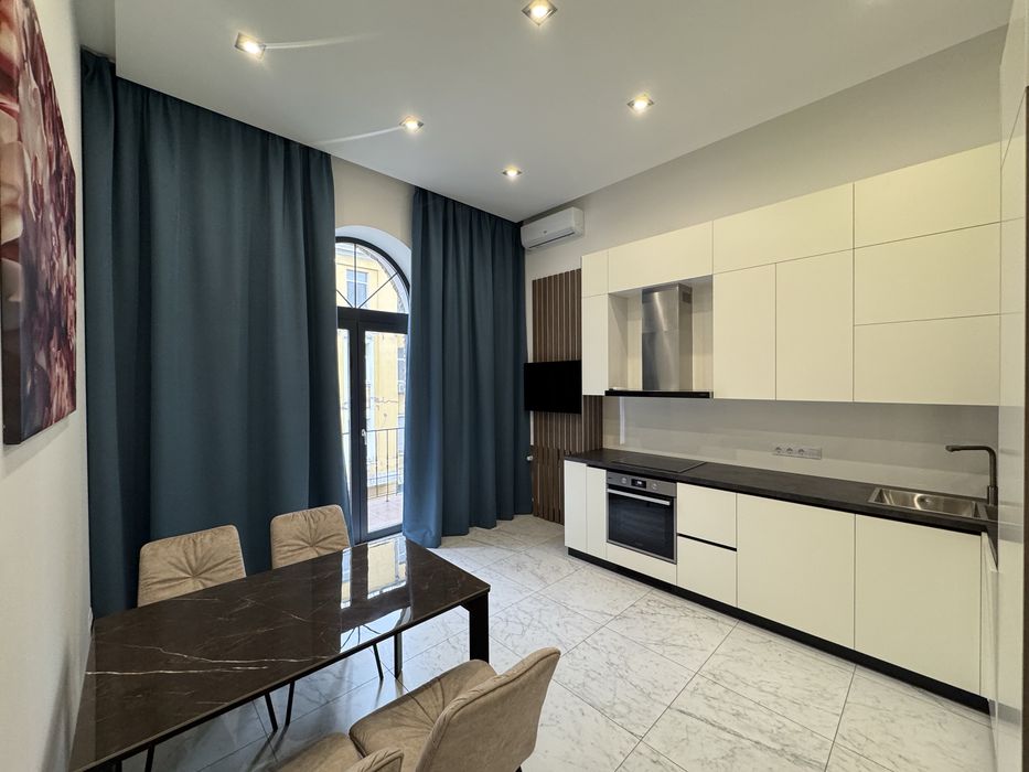 Продаж 2к квартири з новим ремонтом. Шовковична, 23. Ексклюзив.