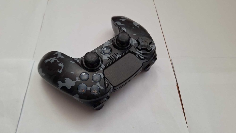 Kontroler bezprzewodowy Cobra QSP411 camo czarny do PS4 Sony PlayStation 4