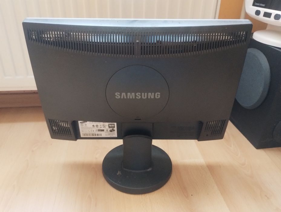 Monitor Samsung 19 cali