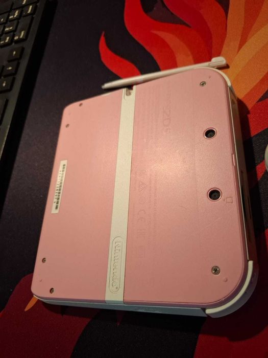 Nintendo 2DS Rosa e Branca modificada 64 GB