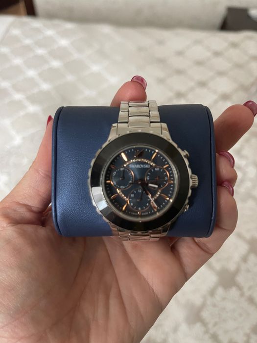 Продам часы SWAROVSKI