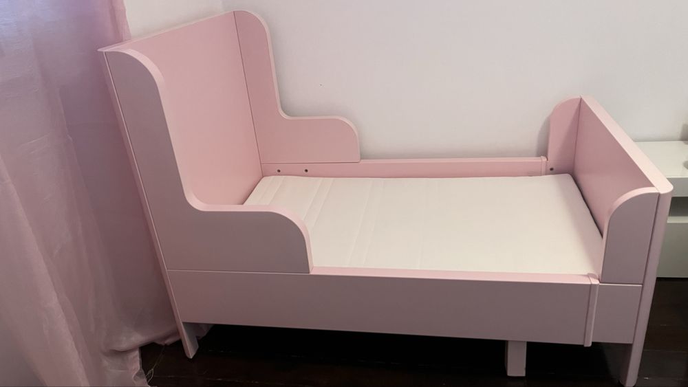 Cama extensível rosa IKEA