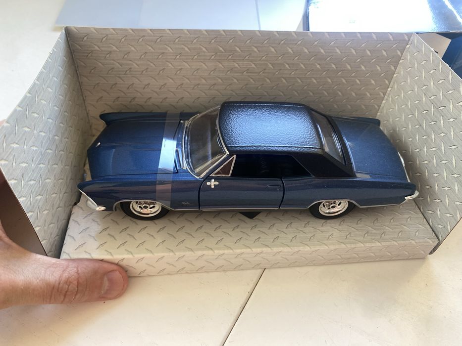 Maisto 1965 Buick Riviera Gran Sport 1:26 Нова Колекційна машинка
