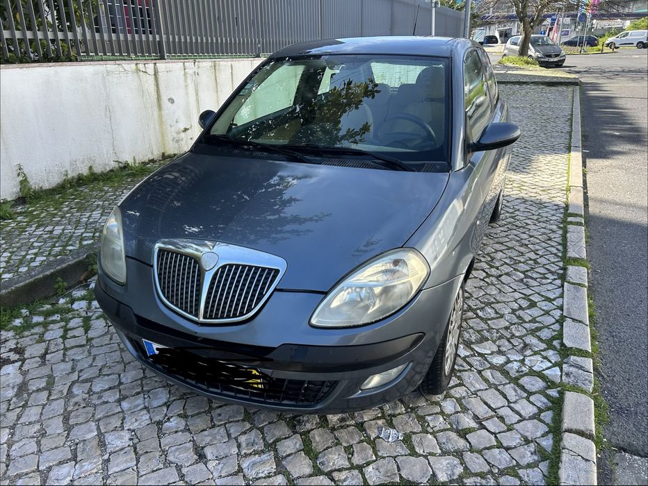 Lancia Ypsilon 1.2 16v argento