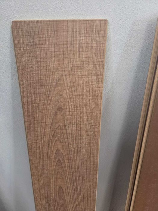 Pavimento Flutuante Tarkett AC4 / AC5 – Lote Completo (Novo)