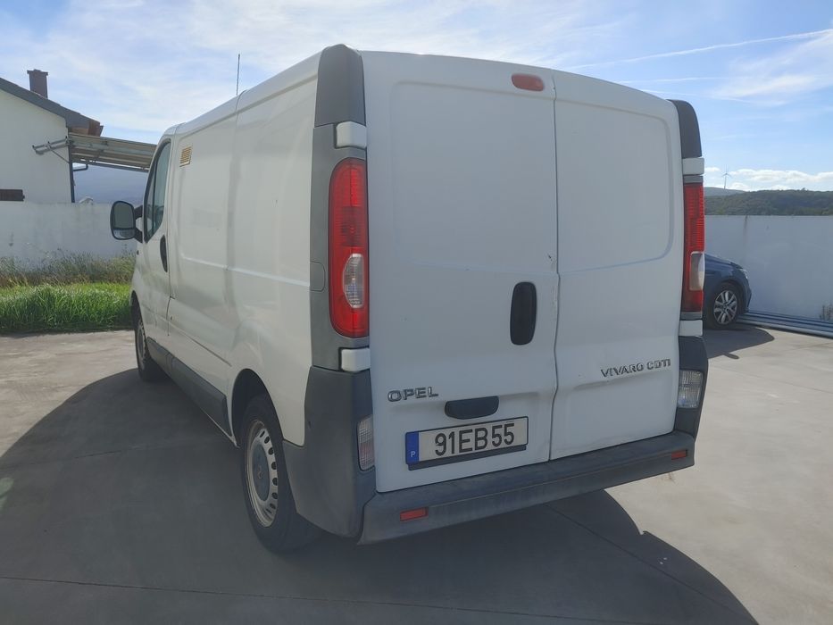 Opel Vivaro 2.0 CDTI - Caixa Fibrada 2,20x1,60m