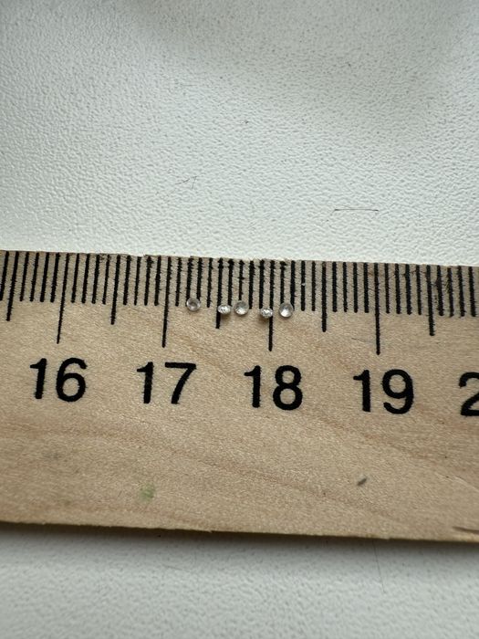 Драгоценные камни бриллианты 14 шт для  украшений в кольца и серьги