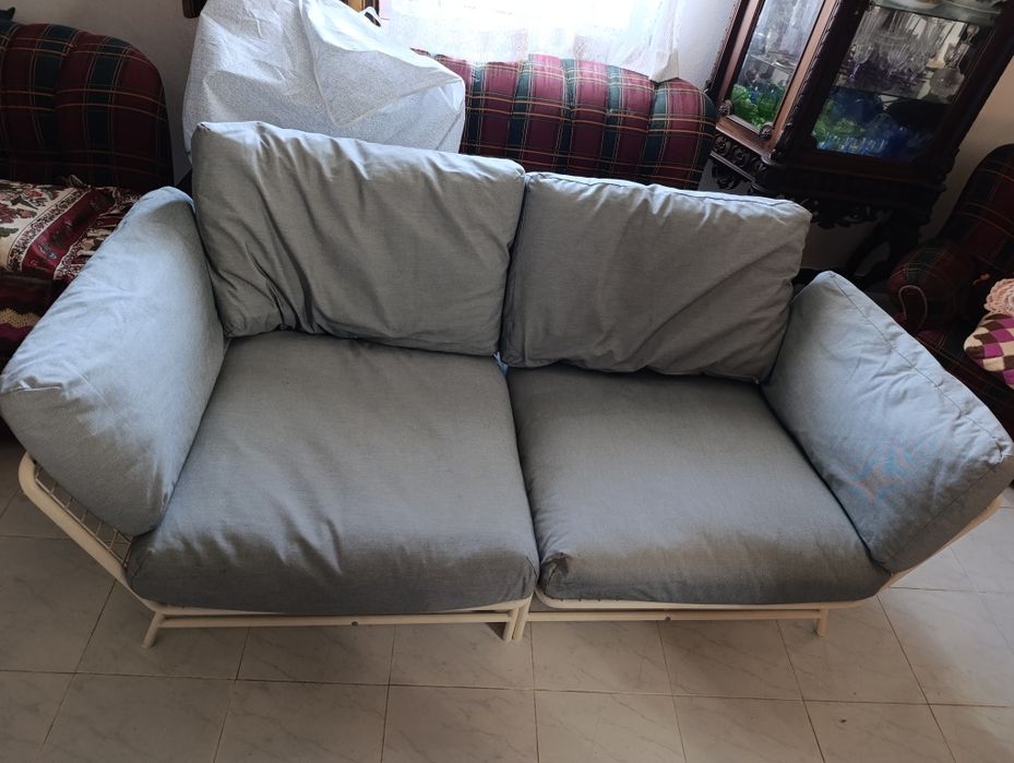 Sofá IKEA 2 lugares estrutura metal