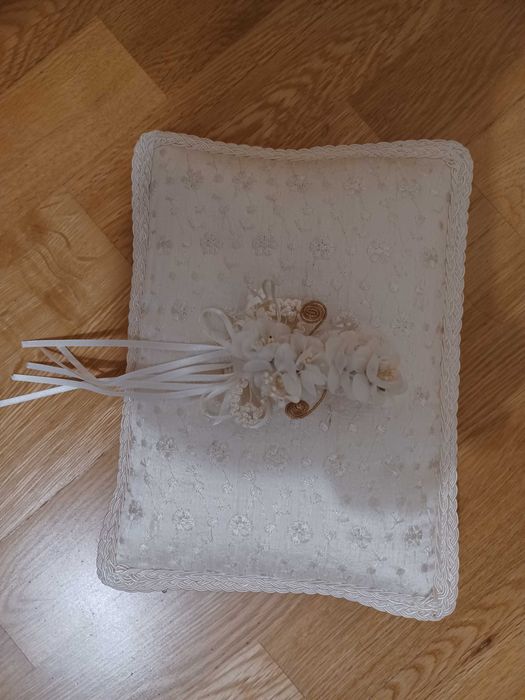 Almofada para alianças