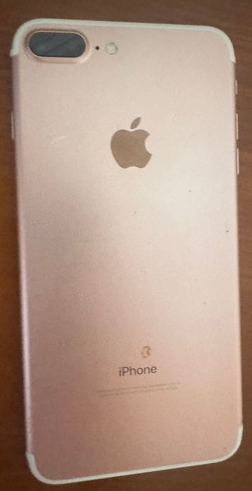 Айфон 7+         .