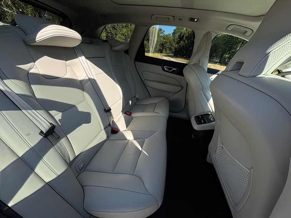 Volvo XC60      2020