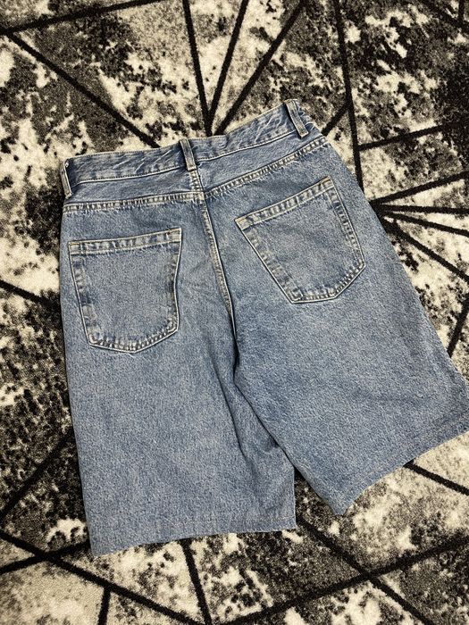 шорты Bershka.
