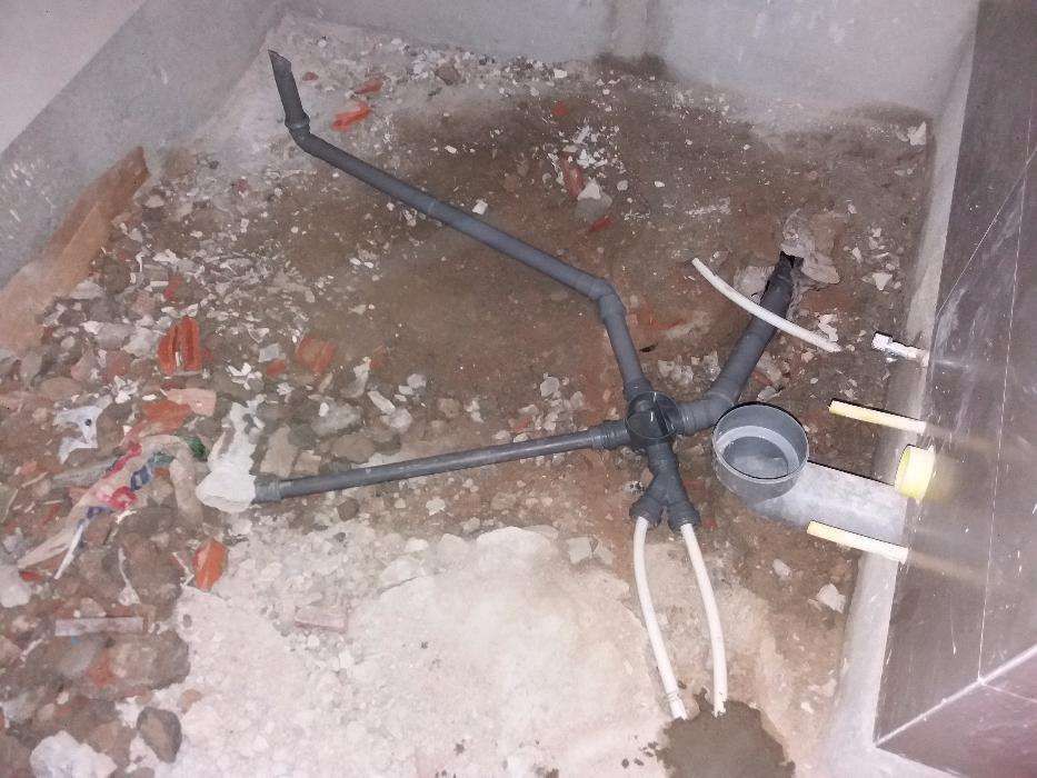 canalizador esgotos colunas de agua