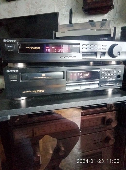 Продам  проигрыватель SONY