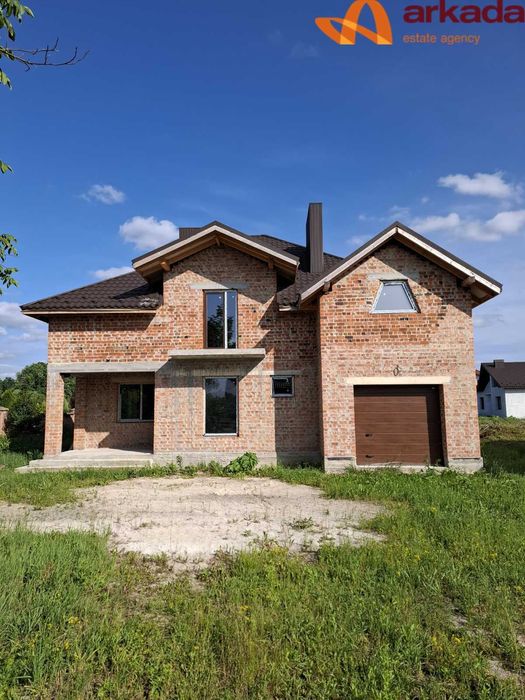 Продається будинок в котеджному містечку. До центру 15 хвилин.