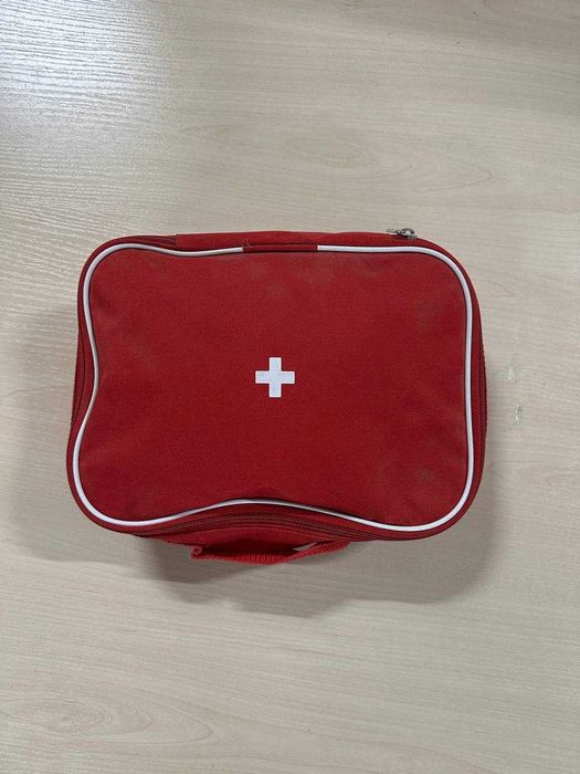 Аптечка для дому або подорожей