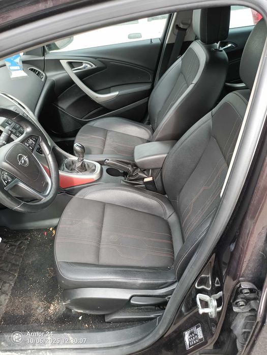 Astra J 2012 Kombi 1.4 turbo 140km NA CZĘŚCI