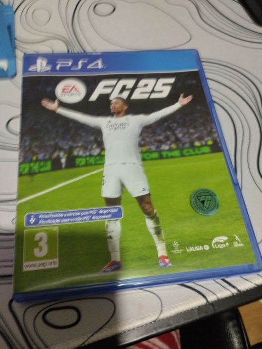 Ps4 com 865 gb de espaço