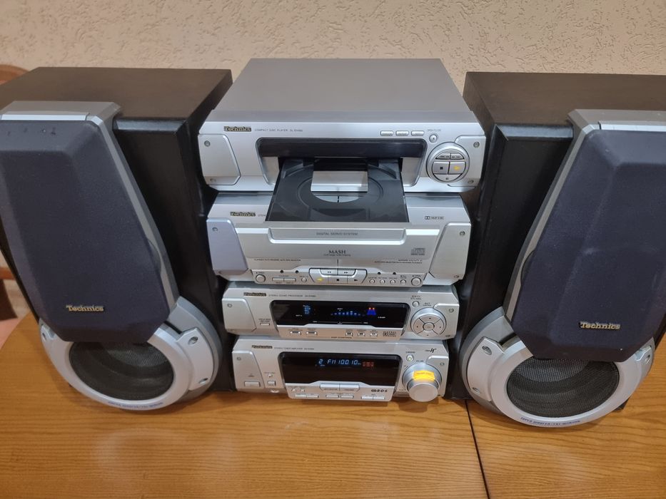 Музичний центр Технікс EH 560 с колонками