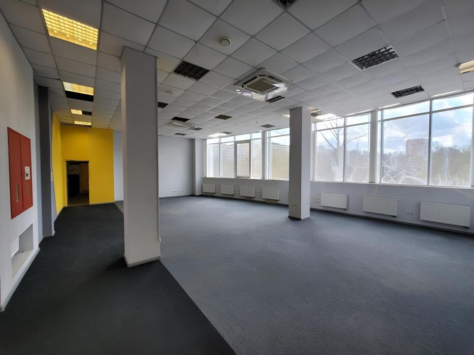 Офіс 403м2 в окремій будівлі