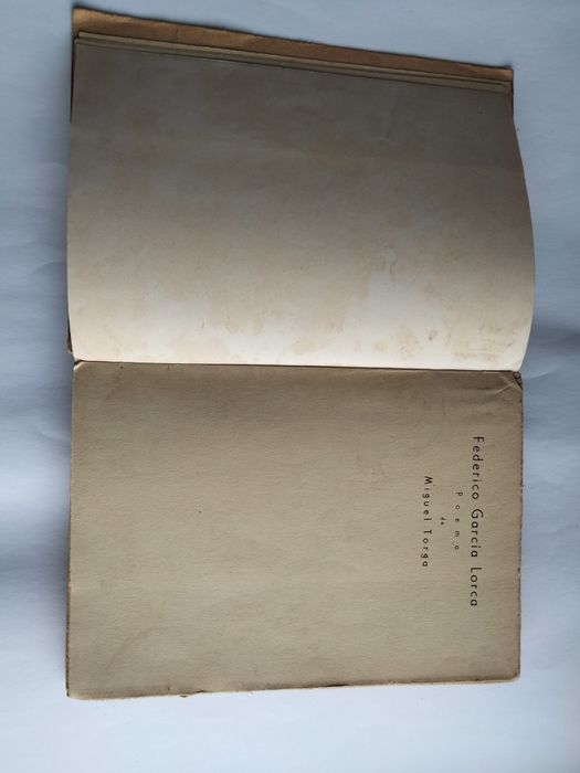 Antologia poética / Federico Garcia Lorca ; trad. Eugénio de Andrade