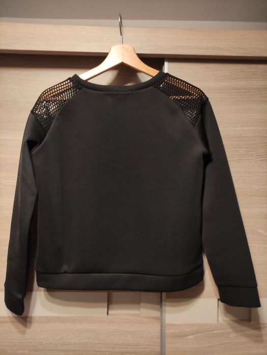 Bluza.         .