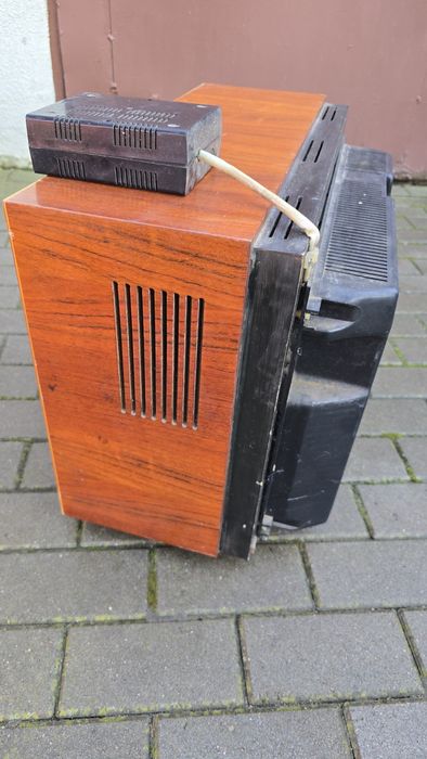 Zabytkowy telewizor Ametyst z przystawką