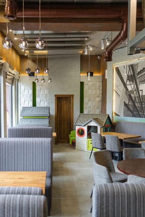 Готовий ресторан 442 м² біля VELES. Обладнання, інвентар, сонячна СЕС.