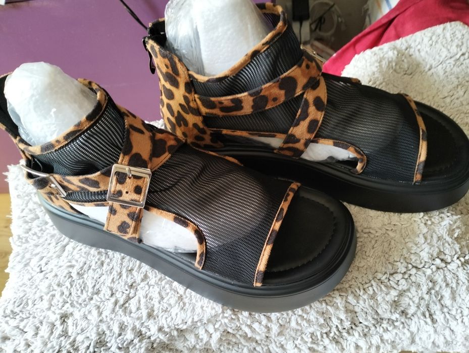 Stylowe buty  panterkowe sandały RS. roz. 40.