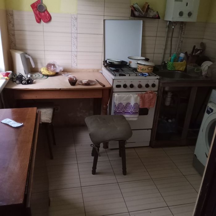 двохкімнатну кіартиру,в районі дубове навпроти військової комендатури