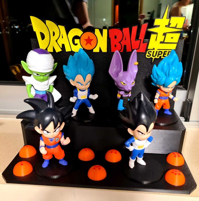Expositor e figuras Dragon Ball do Burguer King