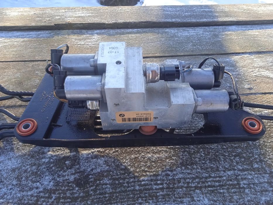 Клапанный блок 6782737 BMW X5 X6 E70 E71 17-07-6064H