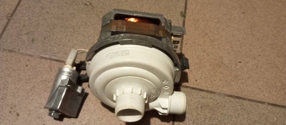 Pompa zmywarki Bosch Siemens myjąca silnik