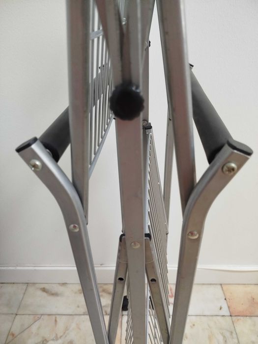 Carrinho de serviço dobrável em metal, com três prateleiras