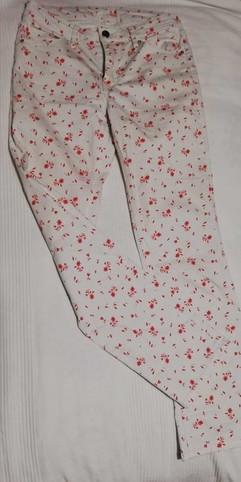 Spodnie stretch białe w kwiaty r. 36/38
