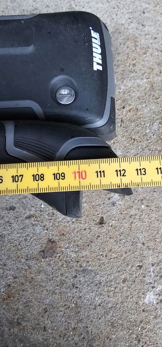 Bagażnik Thule Wingbar Edge na relingi