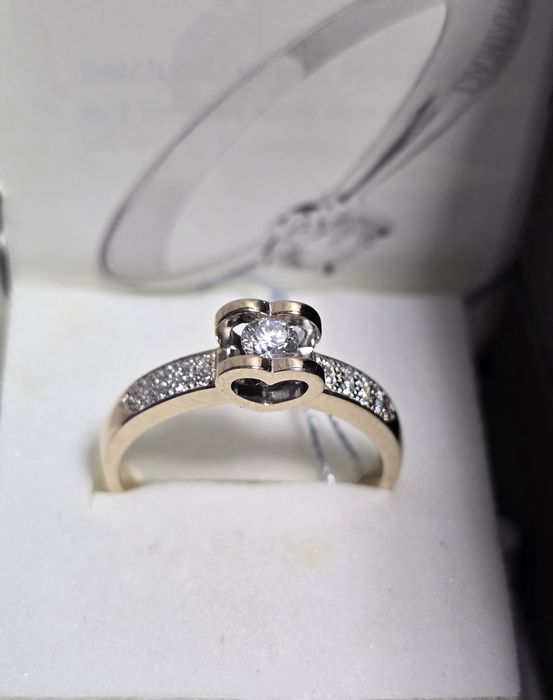Золота каблучка з діамантами Chopard