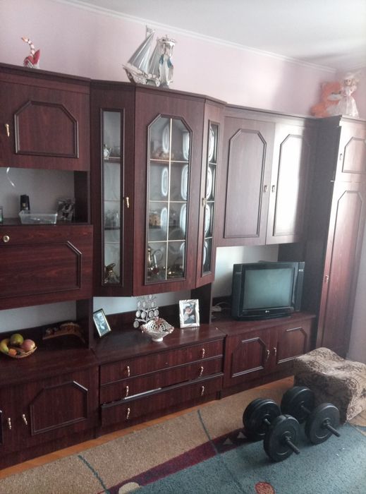 Продається стінка у вітальню