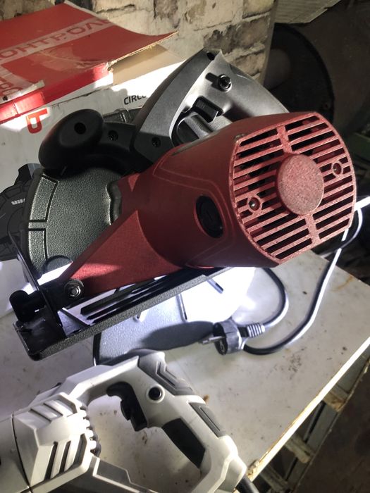 Продам електро інструмент ручна циркулярна пила сабельна пила та інше