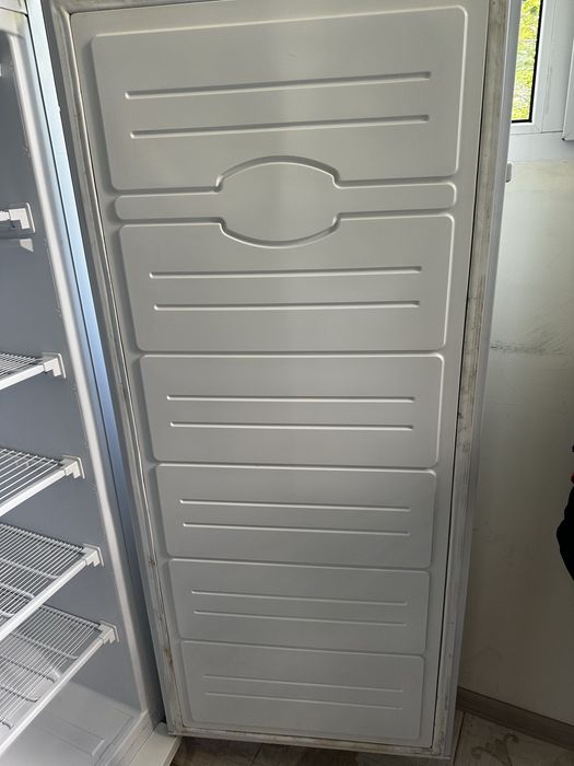 Продам морозильную камеру б/у Atlant M-7184-XXX