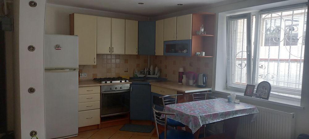 Продам добротний будинок м. Роздільна