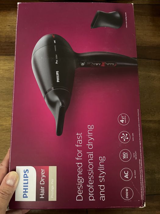 В продаже Фен Philips