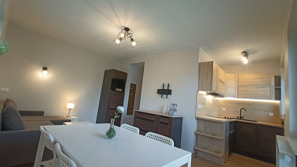 Apartament/ mieszkanie/ wynajem Oś.1000 lecia blok 3 w centrum+balkon - Widok 4