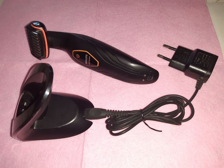 GOLARKA Philips Bodygroom NL9206AD-4 z podstawką do ładowania typ HQ850.