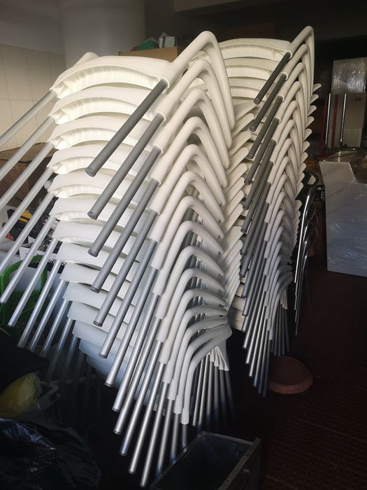 Esplanada cadeiras e mesas