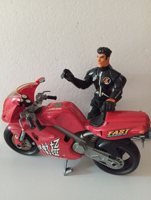 Bonecos Action Man articulados antigos