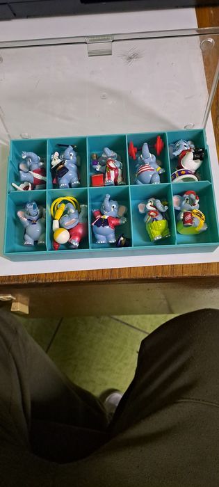 Колекціонний набір іграшок кіндер Слони в цирку
