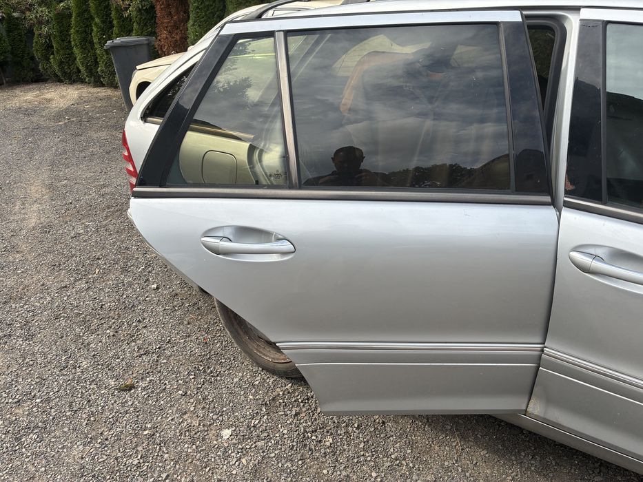 Klapa bagażnika   mercedes c 203